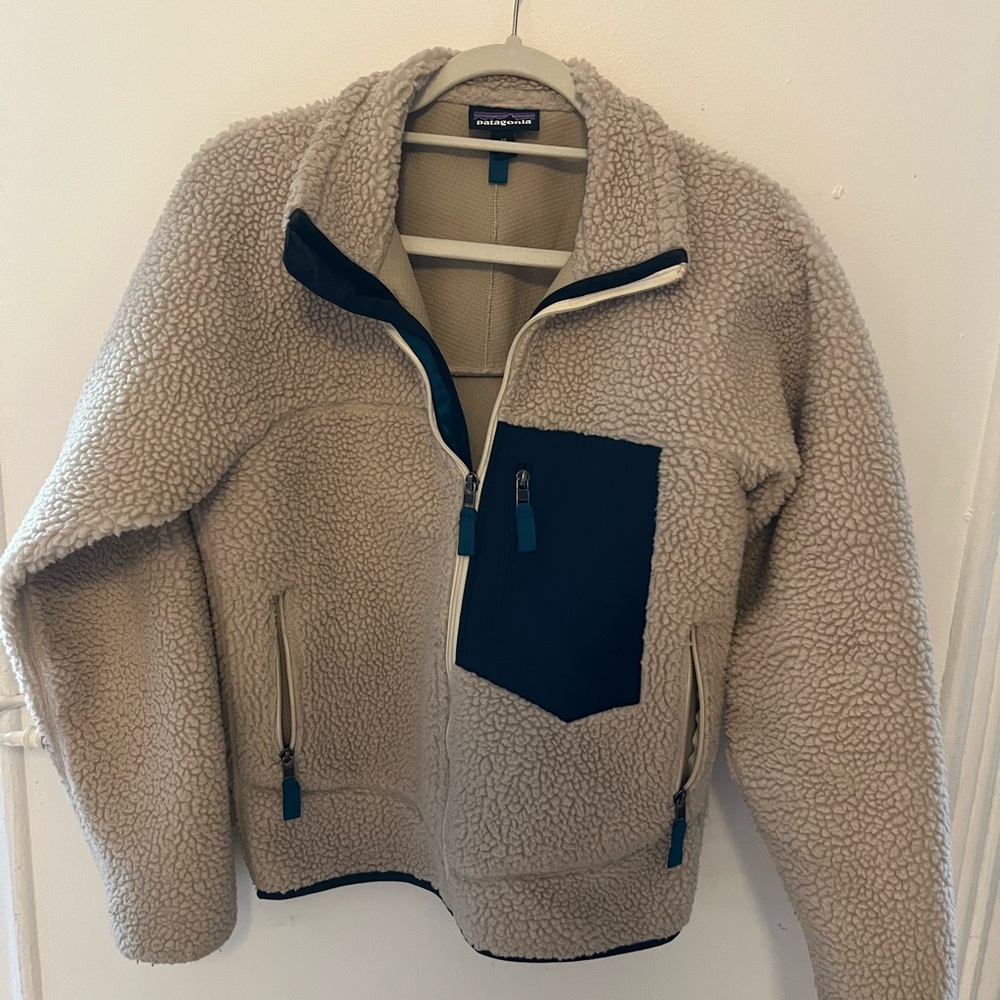 Patagonia Cream Fleece Jacket with Navy Pocket